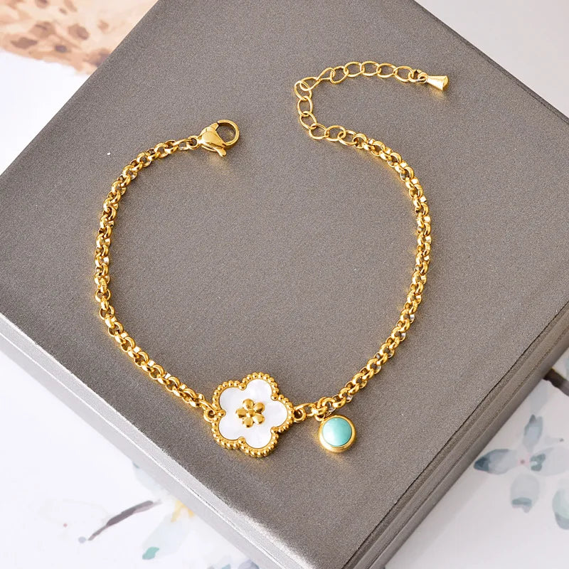 Exquisite Clove Charm Bracelet