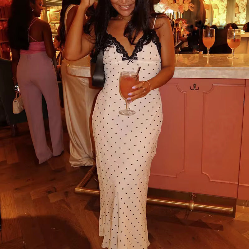 Luxe Lace Elegance – Backless Spaghetti Strap Maxi Gown