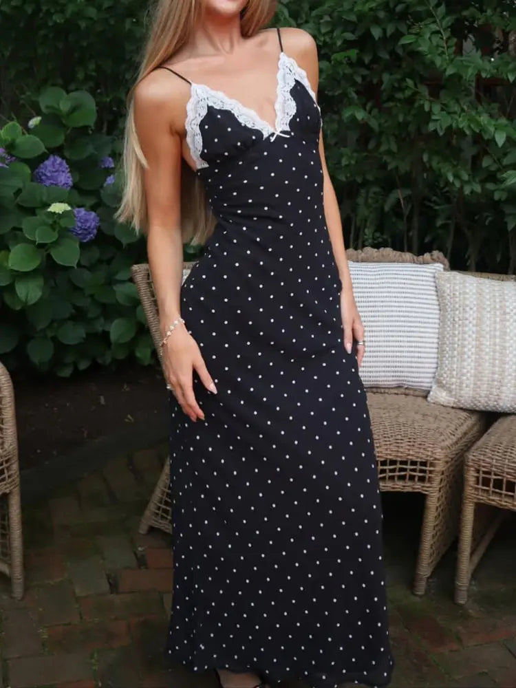 Luxe Lace Elegance – Backless Spaghetti Strap Maxi Gown