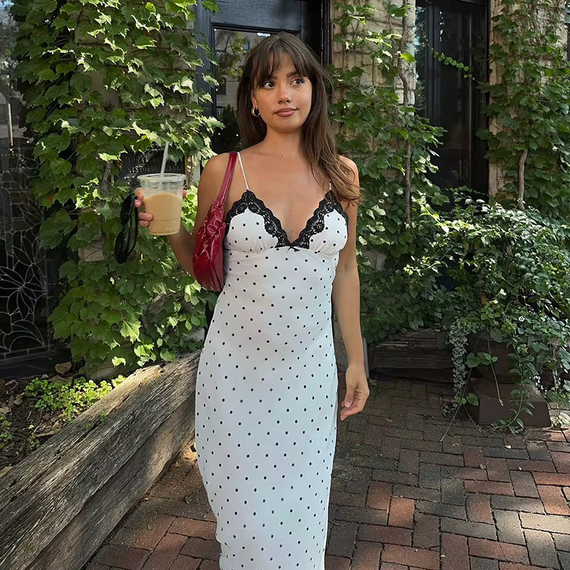 Luxe Lace Elegance – Backless Spaghetti Strap Maxi Gown