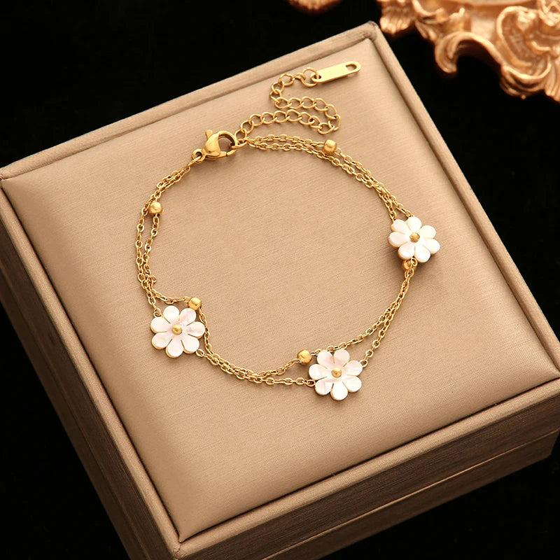 Exquisite Clove Charm Bracelet